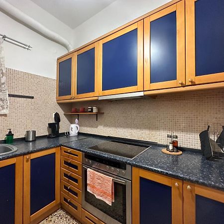 Modern & Minimal Athens Apartment Exteriör bild
